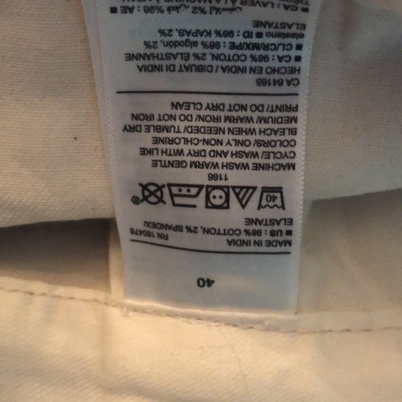 Old Navy Ultimate slim Built-n-flex Pineapple - Picture 8 of 8